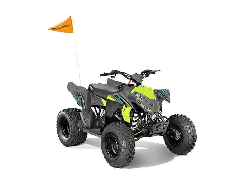 2017_outlaw110_lime_benzin_boerne_atv_modelbillede